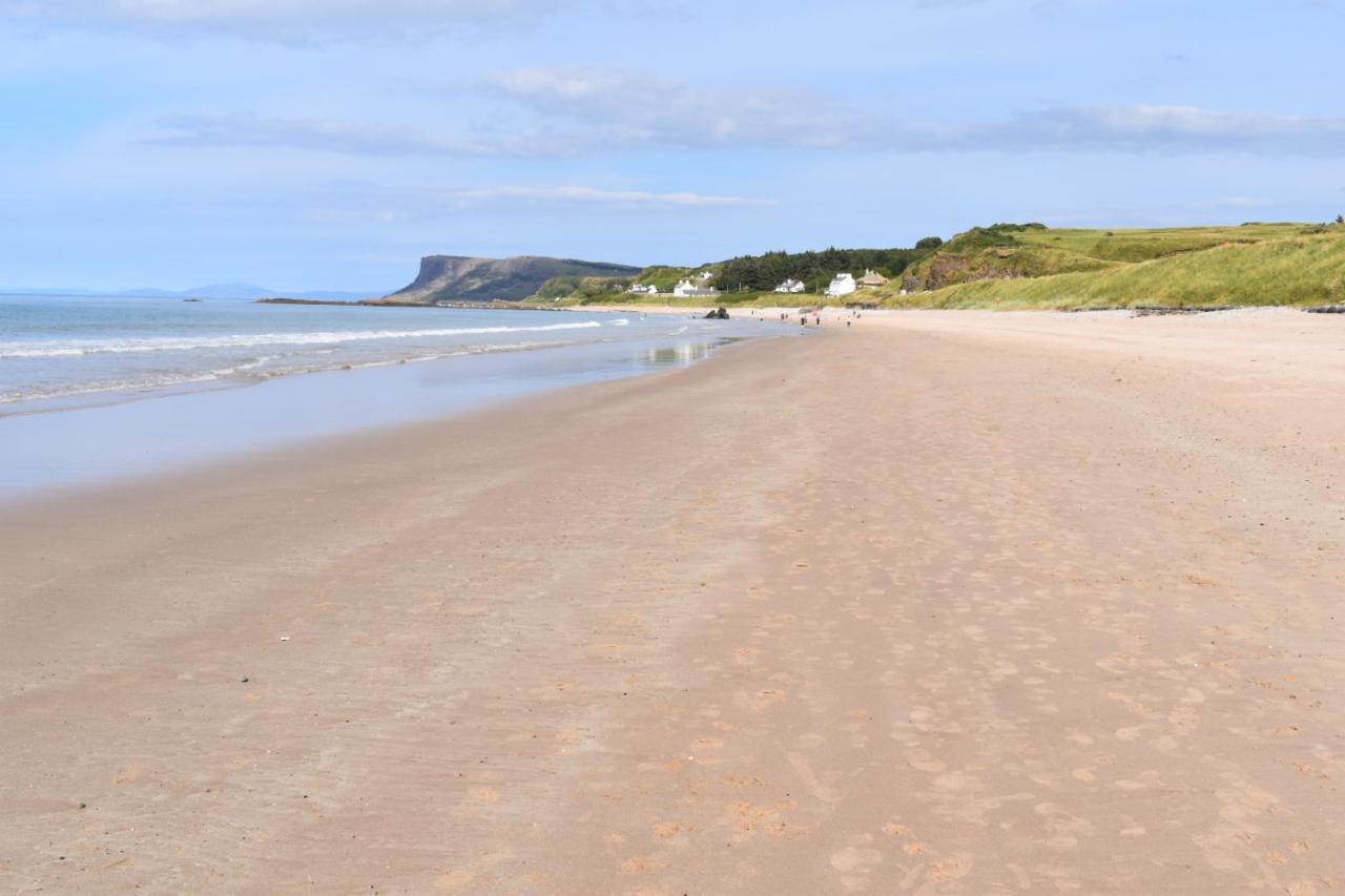 Causeway Coast Apartments Cora Marine Балликасл Экстерьер фото